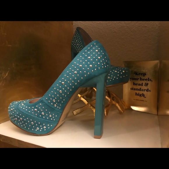 Mint green studded heels size 7 - Picture 4 of 7